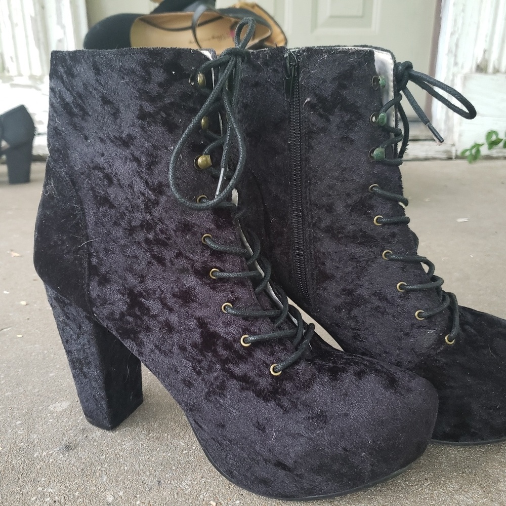 High heels - Picture 4 of 4